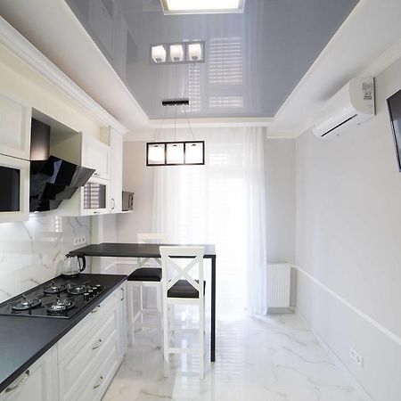 Leogrand Apartments On Kulisha 36 利沃夫 外观 照片