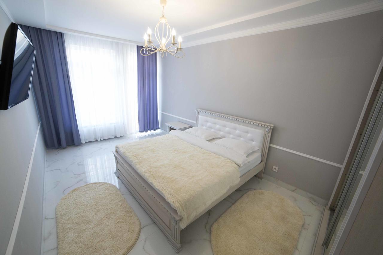 Leogrand Apartments On Kulisha 36 利沃夫 外观 照片